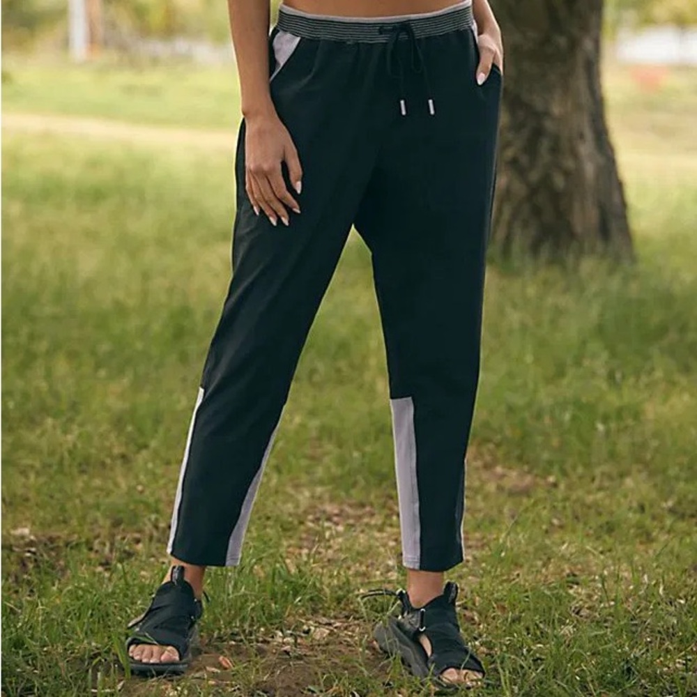 FREE PEOPLE Cascade Jogger Size XS NWT
